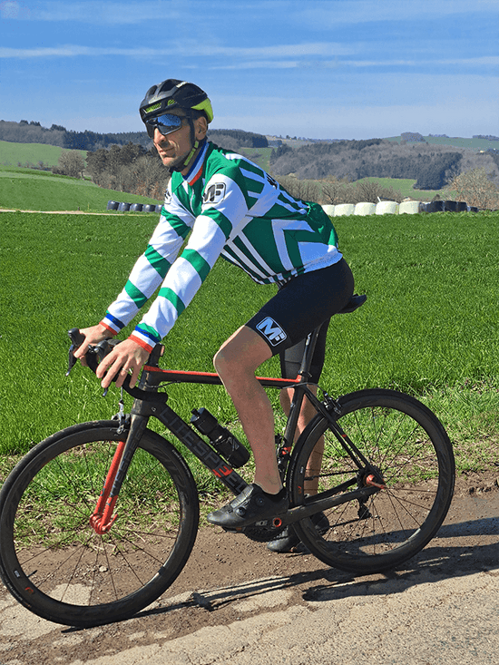 Tenue cycliste + Casquette offerte