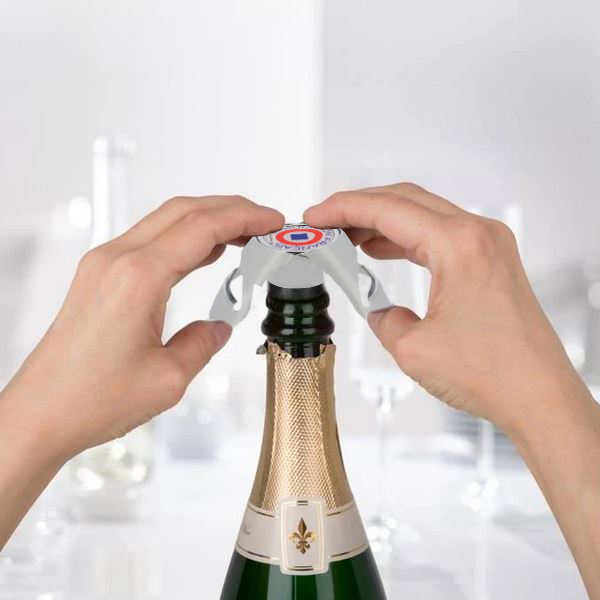Pourquoi le bouchon de champagne a-t-il cette forme curieuse ?